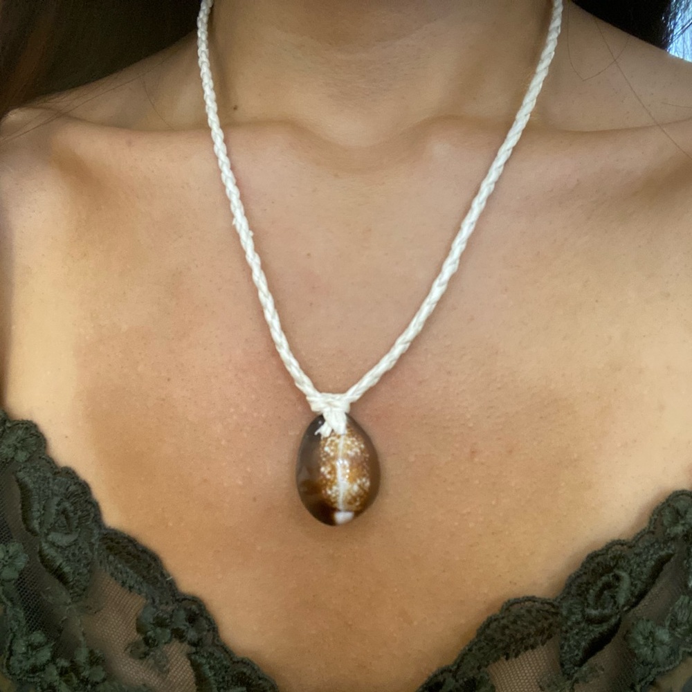 Hawaiian shell necklace